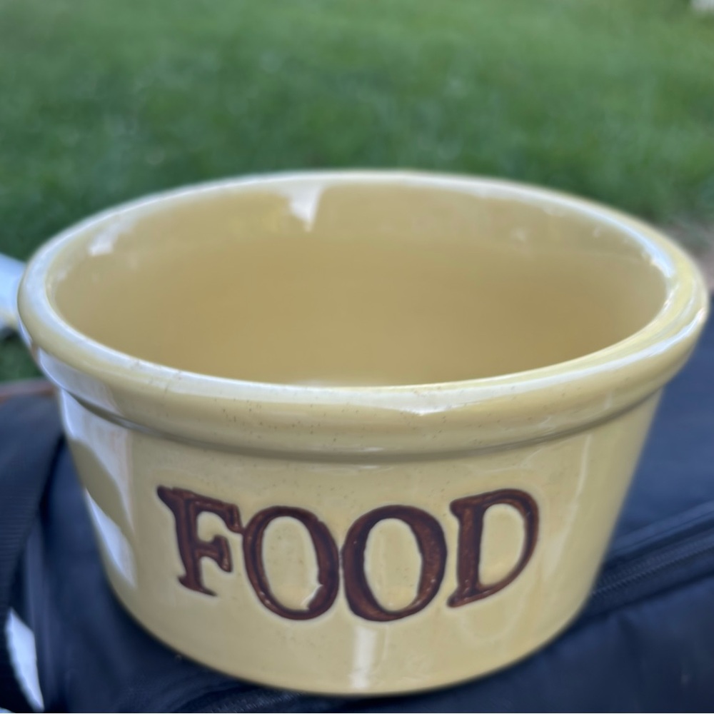 Stoneware Dog Feeder FOOD Bowl Robinson Ransbottom Pottery RRP. Buttery Yellow